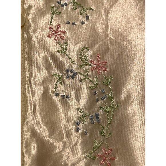 Vintage Infant Satin Embroidered Robe Jacket, Approx.3-6 months - Picture 5 of 7